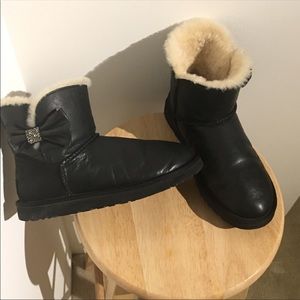 Women’s Ugg Mini Bailey Bow Crystal